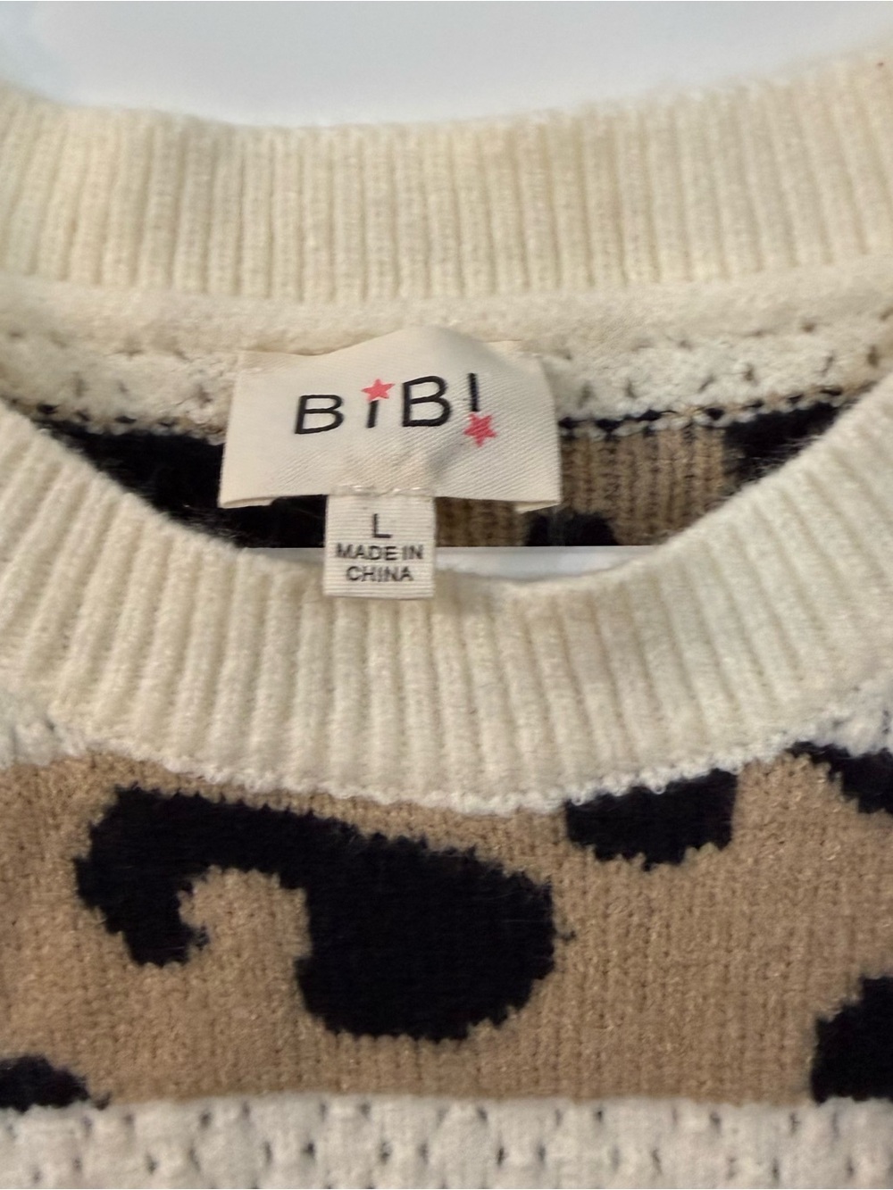 BiBi Leopard Print Side Tie Sweater Vest Size Large Cream Tan Sleeveless Knit - Picture 4 of 6